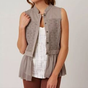 BKE Boutique Raw Edge Vest Size Small